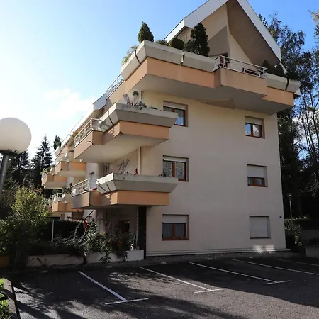 Agreable 2 Pieces Avec Terrasse, Parking, Proche Lac Et Commerces A Annecy - Fr-1-432-6