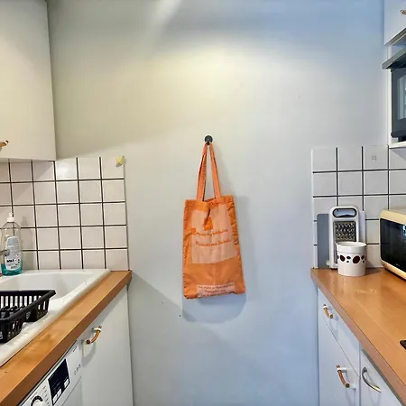 Apartment Agreable 2 Pieces Avec Terrasse, Parking, Proche Lac Et Commerces A Annecy - Fr-1-432-6 *